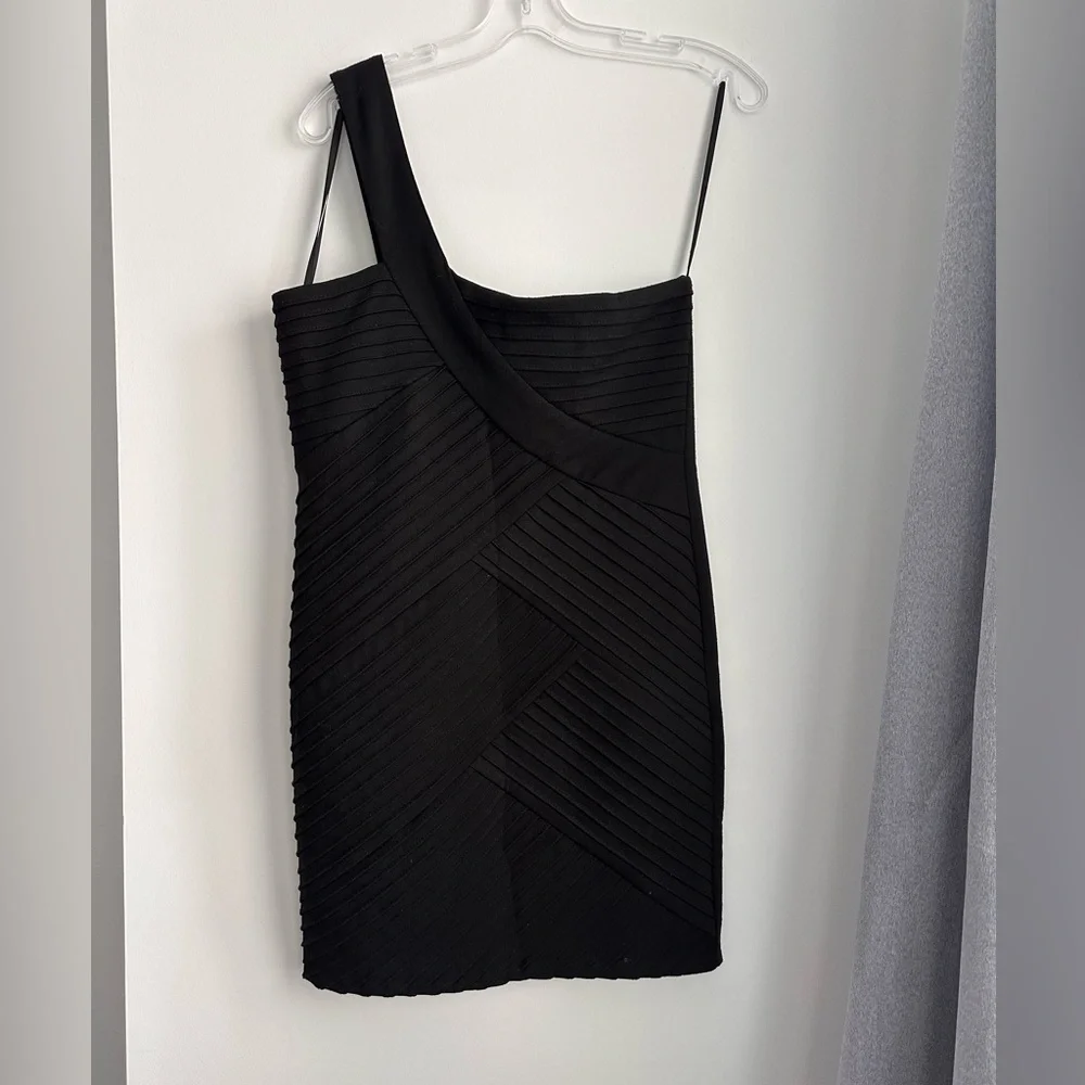 Le Chateau Black One-Shoulder Dress - Picture 1 of 3